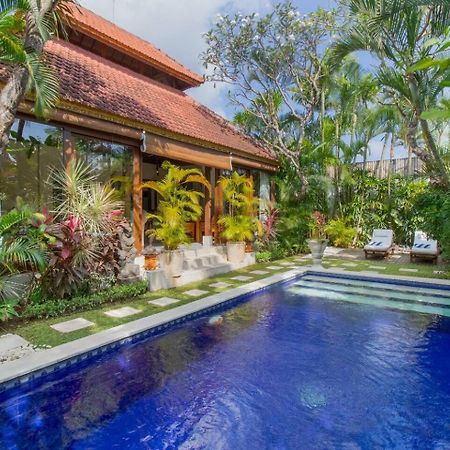 Willa Heart Of Seminyak, 2Br, Sleeps 4, Walk To Bintang Zewnętrze zdjęcie