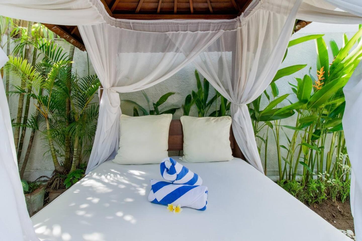 Willa Heart Of Seminyak, 2Br, Sleeps 4, Walk To Bintang Zewnętrze zdjęcie