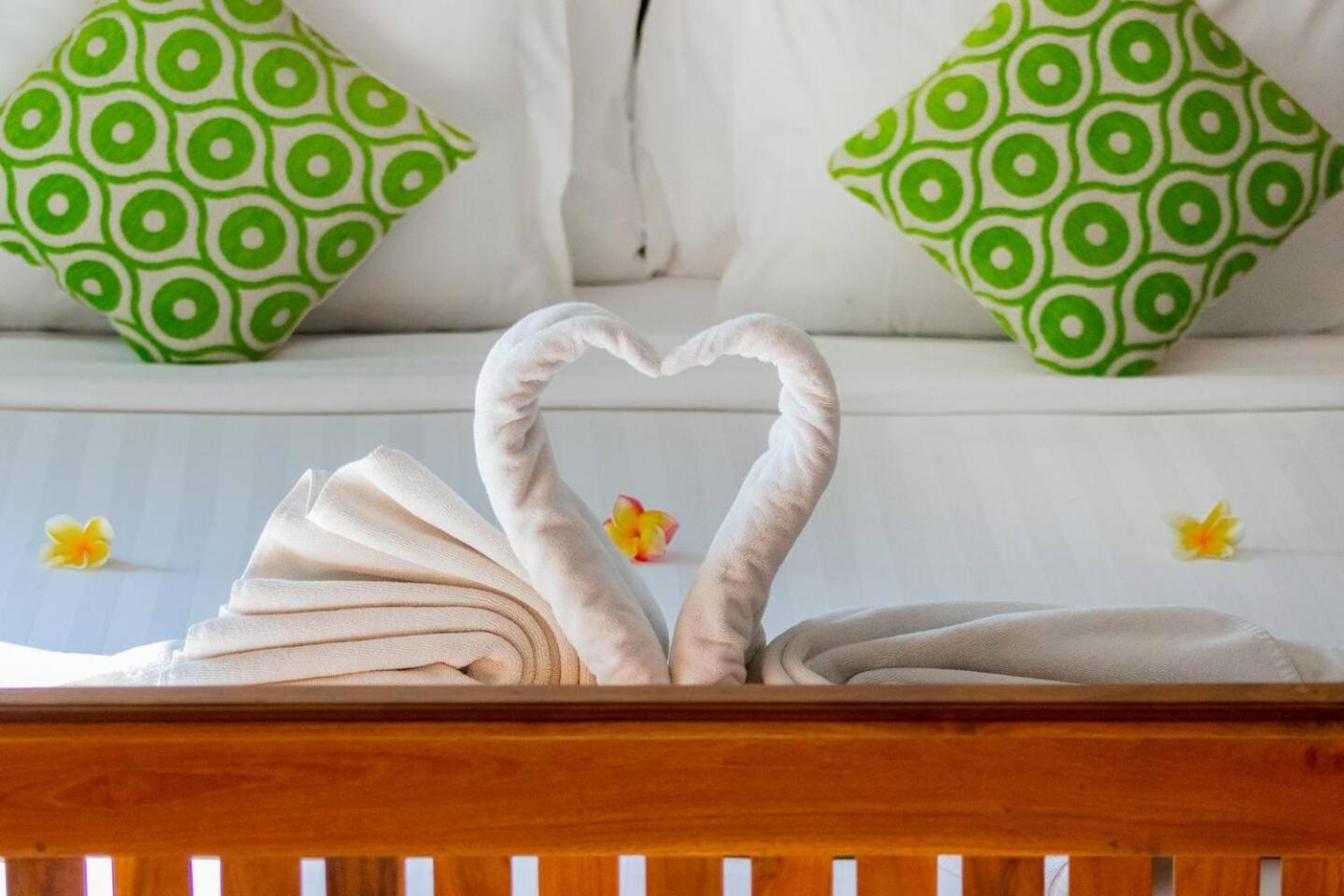 Willa Heart Of Seminyak, 2Br, Sleeps 4, Walk To Bintang Zewnętrze zdjęcie