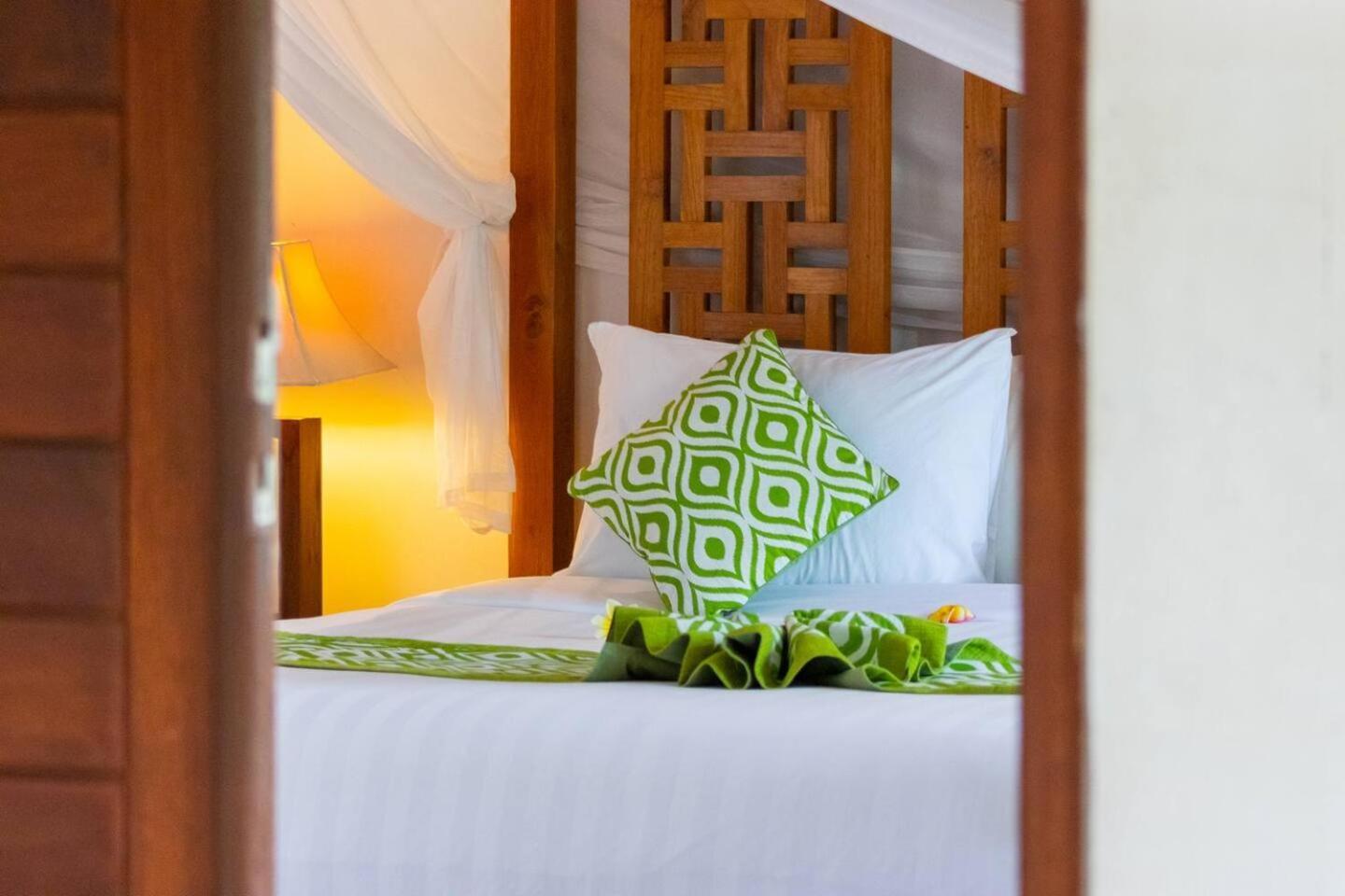 Willa Heart Of Seminyak, 2Br, Sleeps 4, Walk To Bintang Zewnętrze zdjęcie