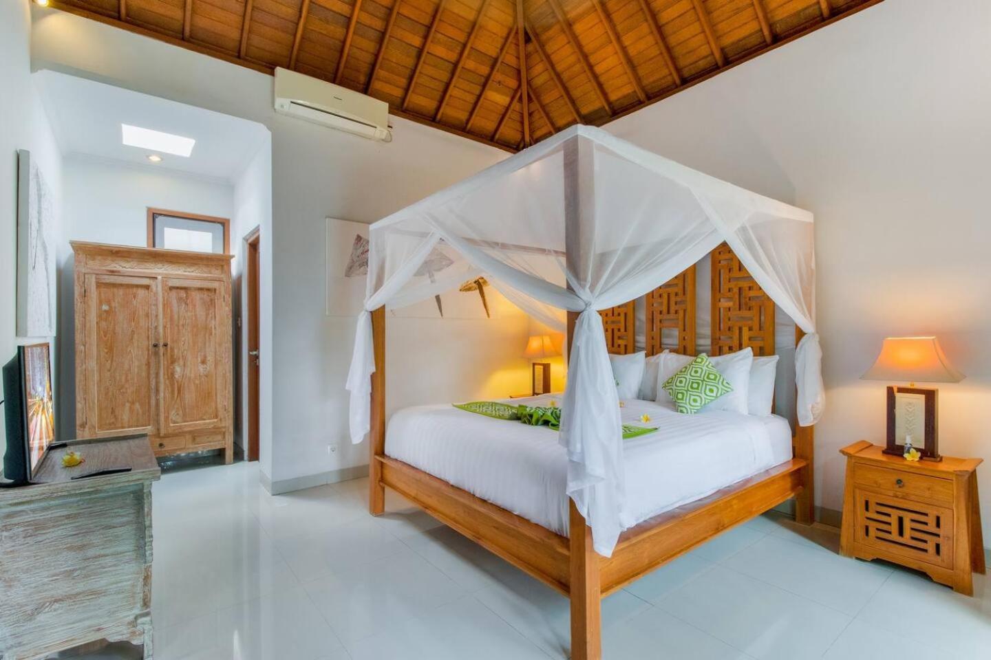 Willa Heart Of Seminyak, 2Br, Sleeps 4, Walk To Bintang Zewnętrze zdjęcie