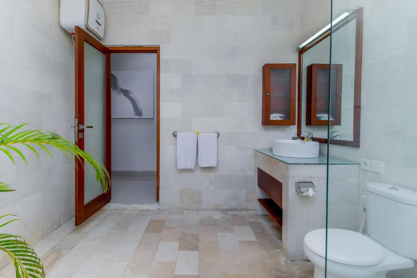 Willa Heart Of Seminyak, 2Br, Sleeps 4, Walk To Bintang Zewnętrze zdjęcie