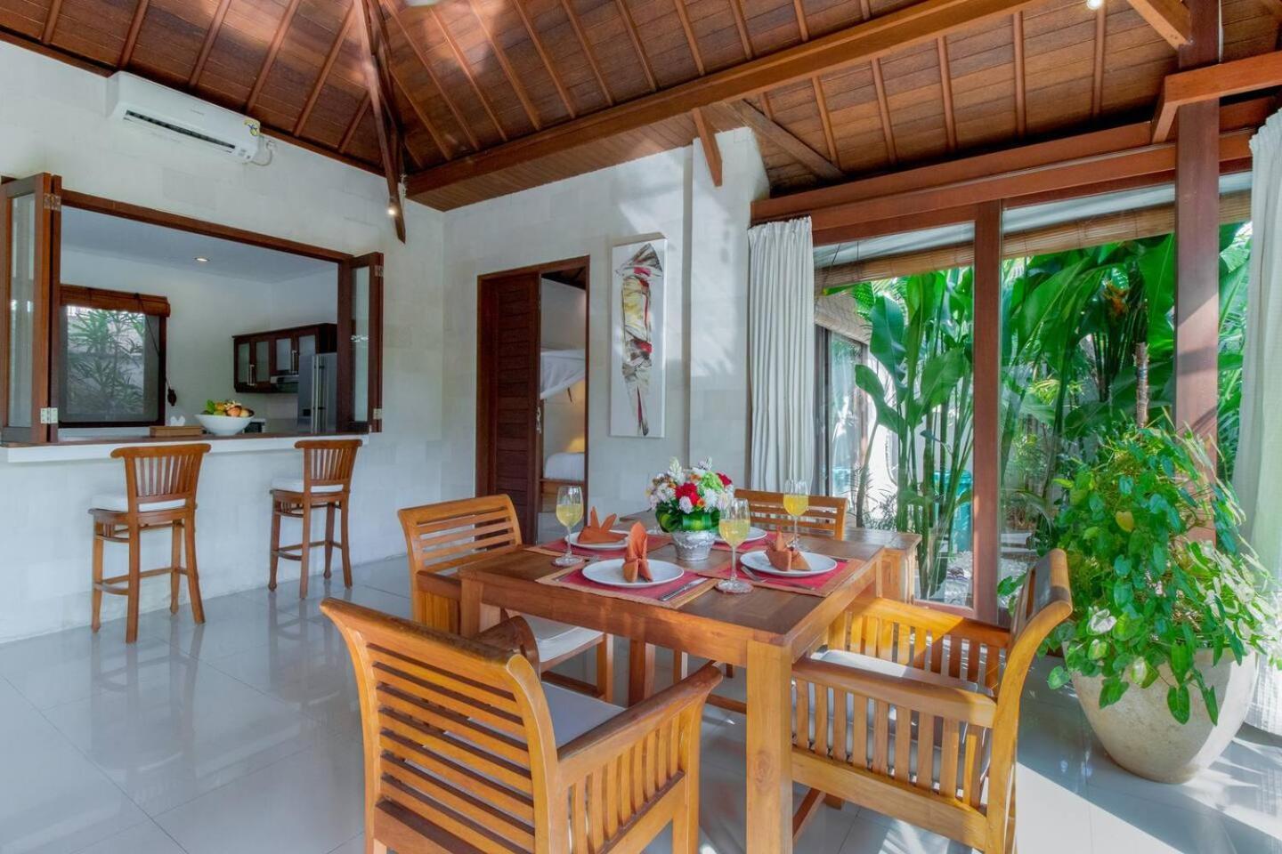 Willa Heart Of Seminyak, 2Br, Sleeps 4, Walk To Bintang Zewnętrze zdjęcie