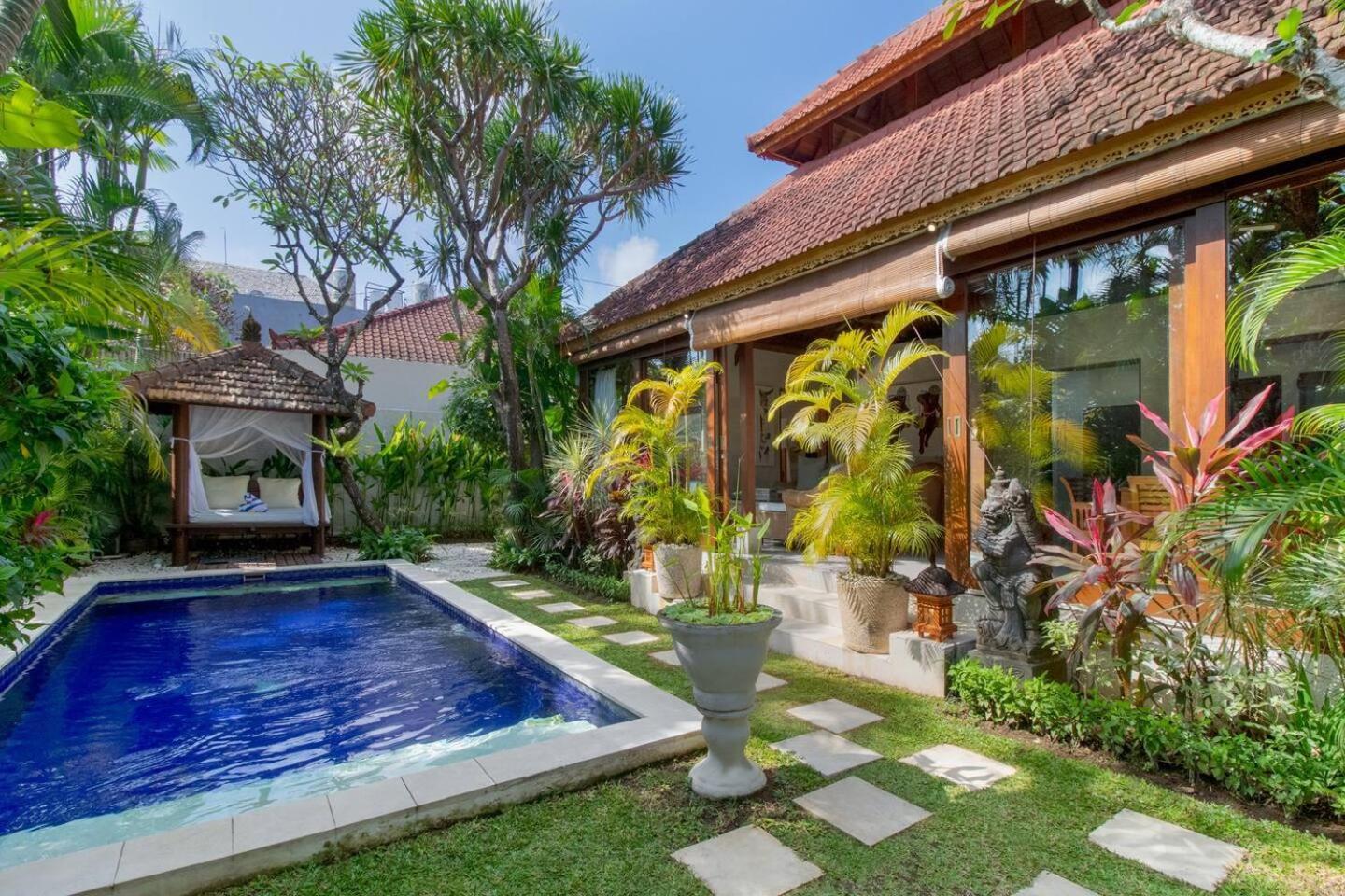 Willa Heart Of Seminyak, 2Br, Sleeps 4, Walk To Bintang Zewnętrze zdjęcie
