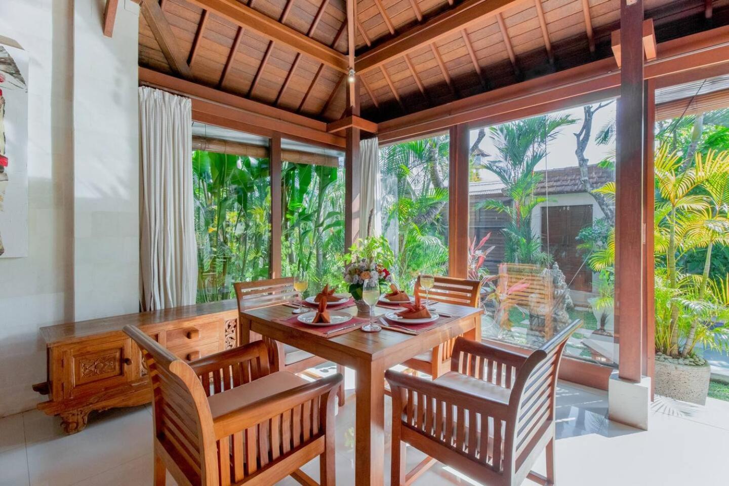 Willa Heart Of Seminyak, 2Br, Sleeps 4, Walk To Bintang Zewnętrze zdjęcie