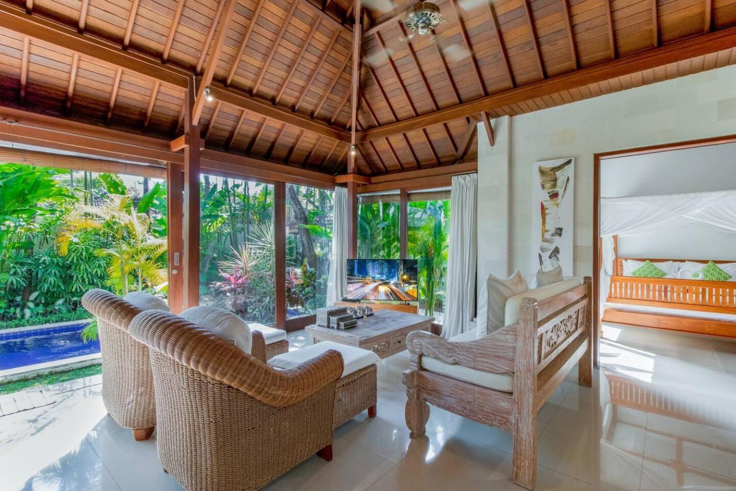 Willa Heart Of Seminyak, 2Br, Sleeps 4, Walk To Bintang Zewnętrze zdjęcie
